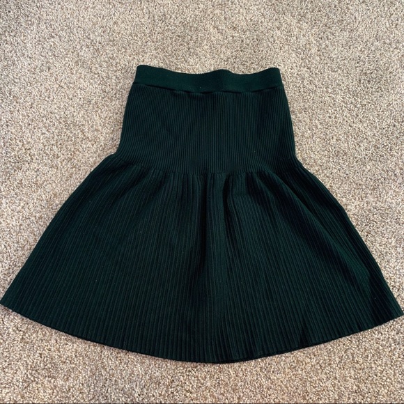 3/$30 bundle Zara Skirt - Picture 1 of 4